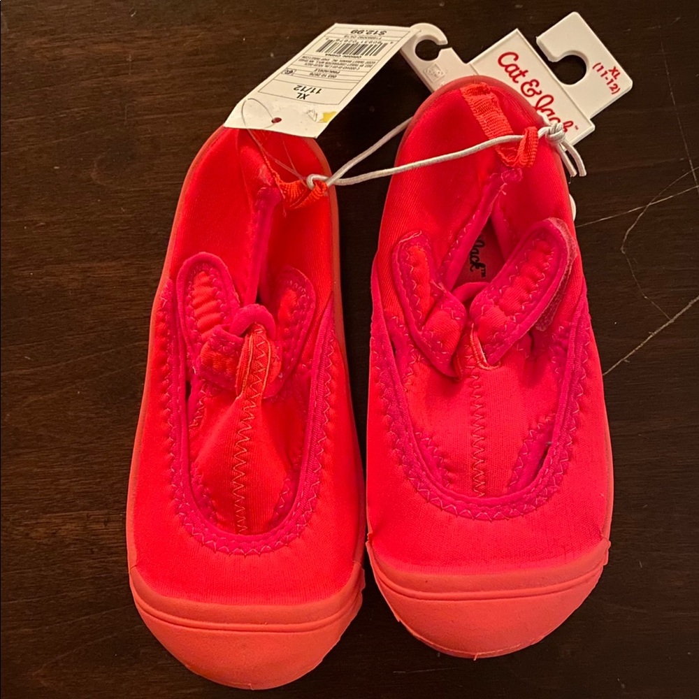 Girls Rose Pink Water Shoes. NWT's